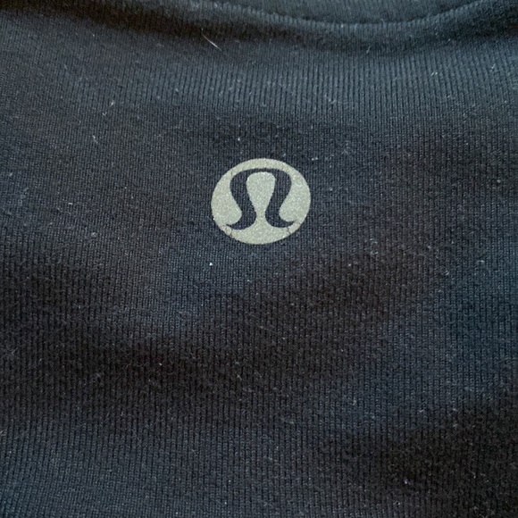 LULULEMON GROOVE CROP PANTS REVERSABLE TO BLACK FITTED CAPRI SZ 6 - Picture 11 of 11